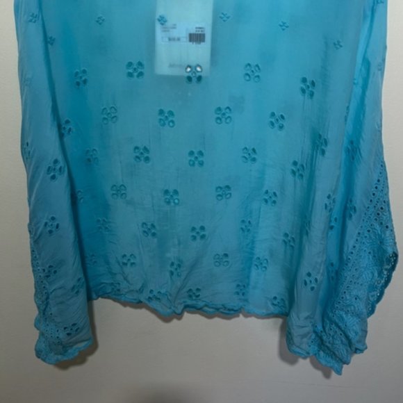 Johnny Was Darla Tunic Style C25518 Size XS in Clear Sky Color - Picture 3 of 7